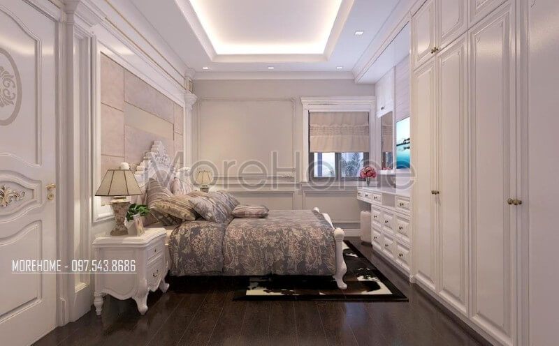 Phòng ngủ master được trang bị nội thất có phong cách tân cổ điển với những hoa văn đặc trưng và màu sắc độc đáo.